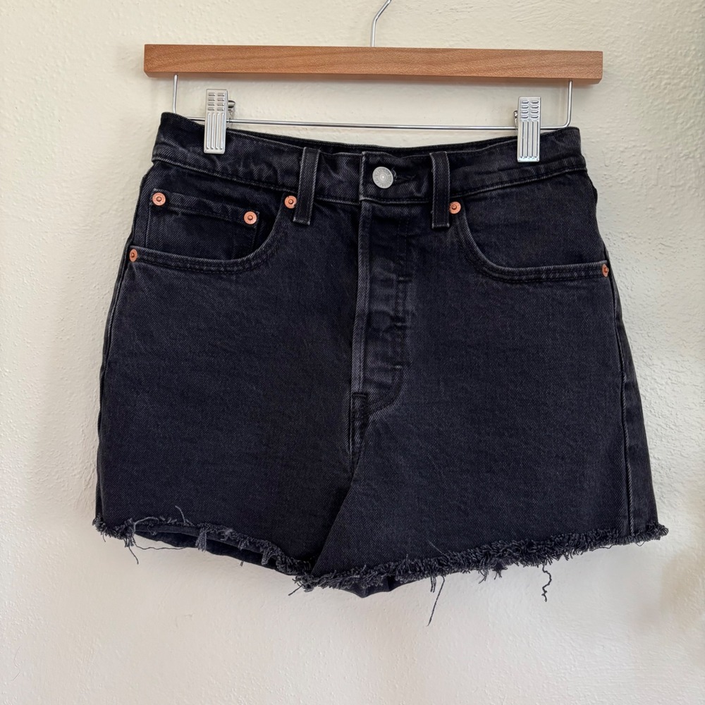 Levi's Premium Ribcage shorts Size 27 black high rise cut off frayed hem